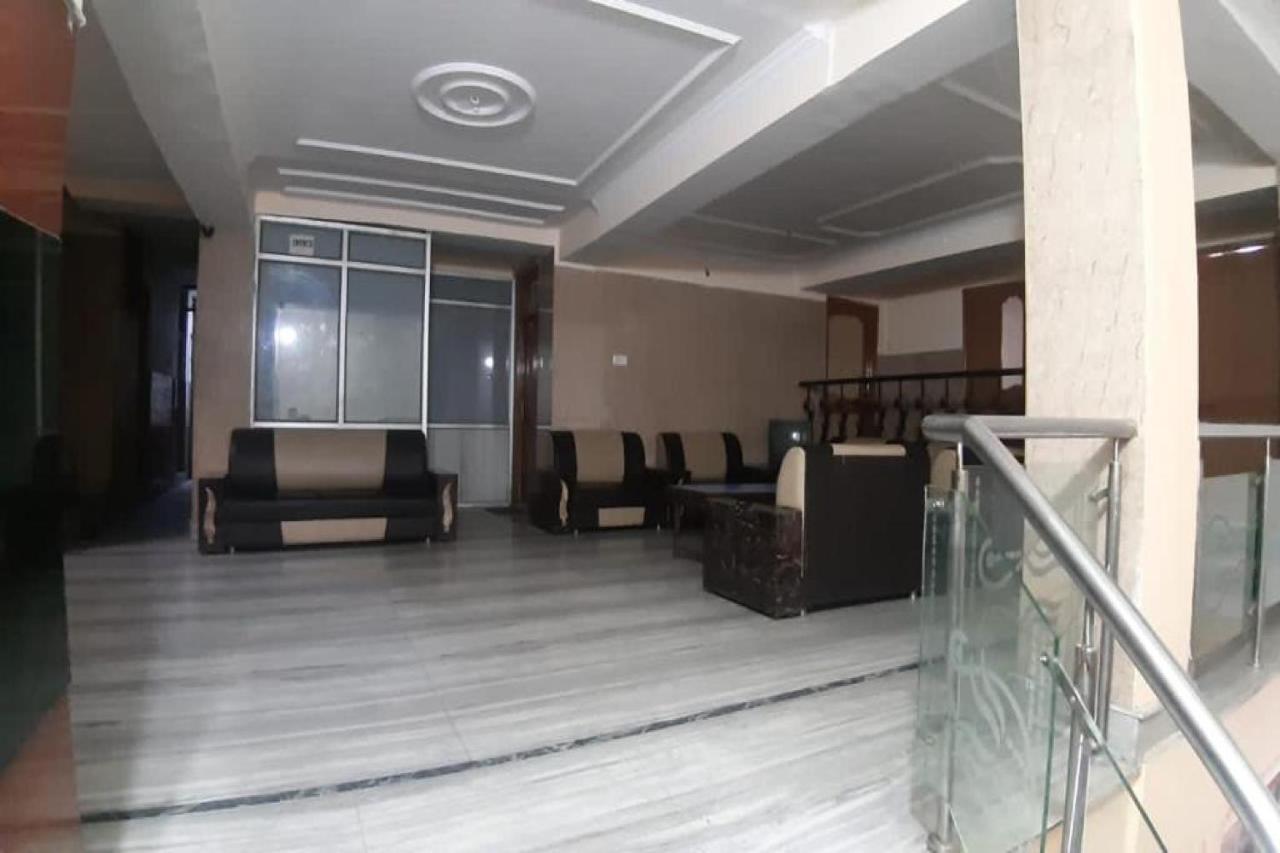 Oyo 81211 Hotel Janta Катра Екстер'єр фото
