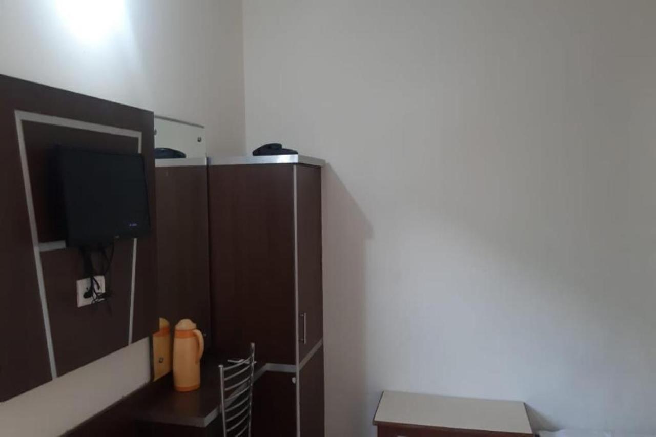 Oyo 81211 Hotel Janta Катра Екстер'єр фото