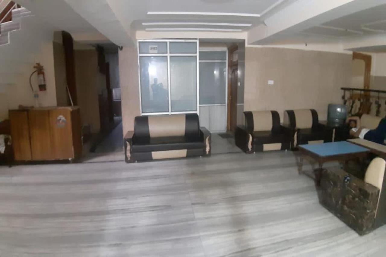 Oyo 81211 Hotel Janta Катра Екстер'єр фото