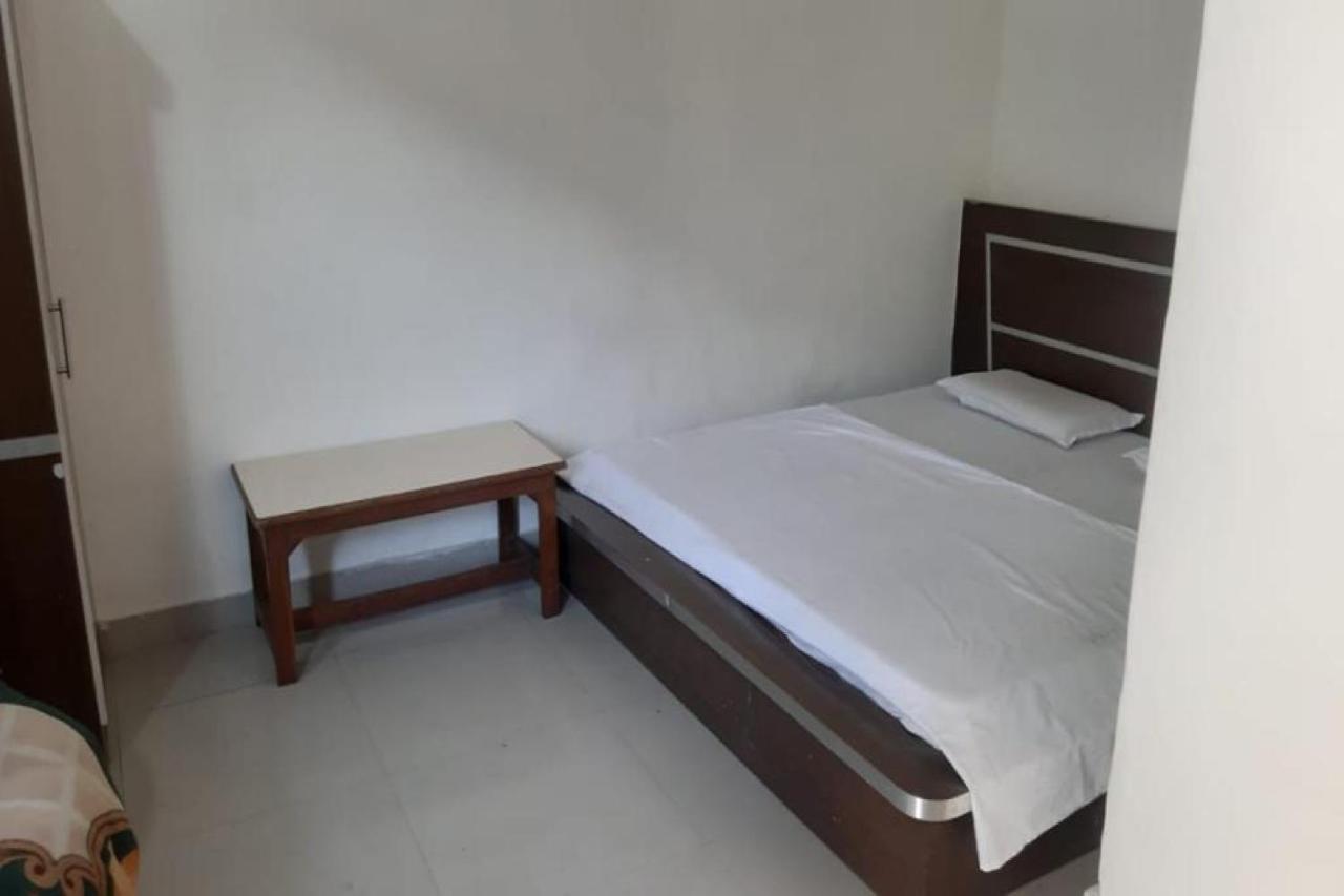 Oyo 81211 Hotel Janta Катра Екстер'єр фото